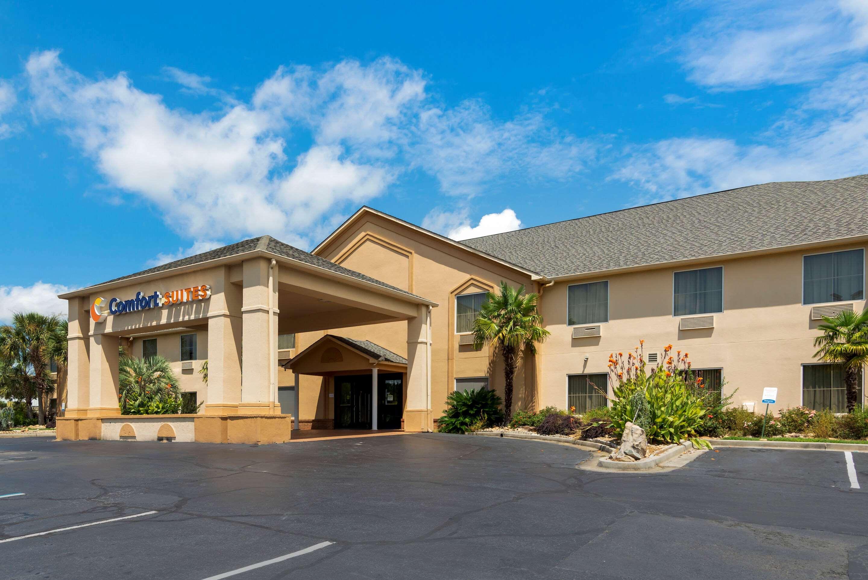 Comfort Suites Milledgeville Exterior photo